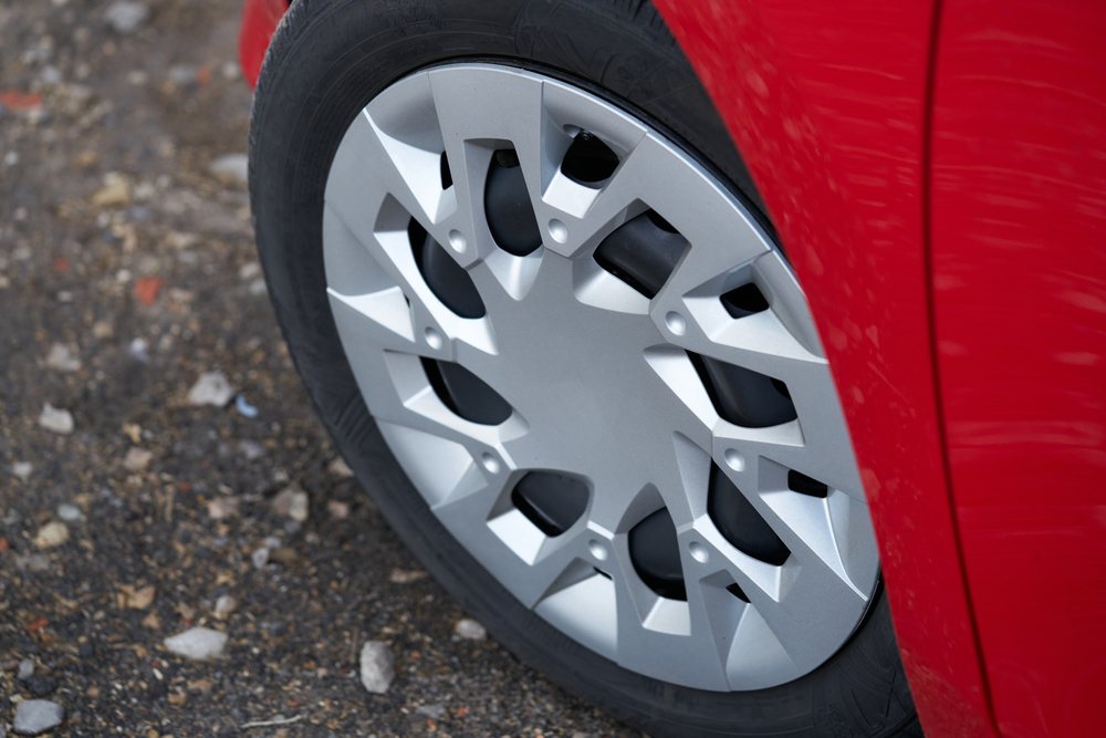 Pressione gomme auto: la corretta pressione pneumatici aumenta la sicurezza